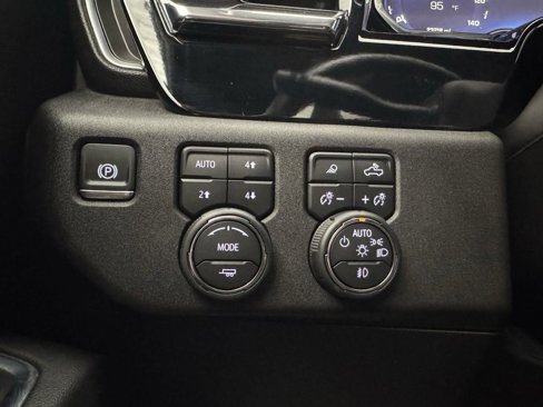 Certified 2024 Chevrolet Silverado 1500 High Country w/ Z71 Off-Road Package image 13