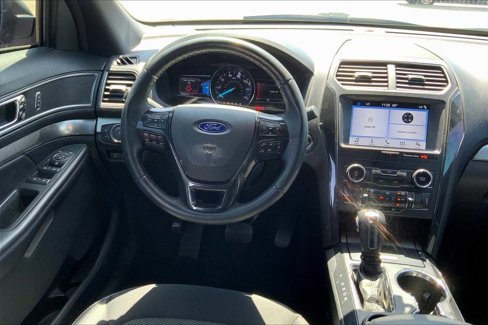 Certified 2019 Ford Explorer XLT w/ Equipment Group 201A image 5