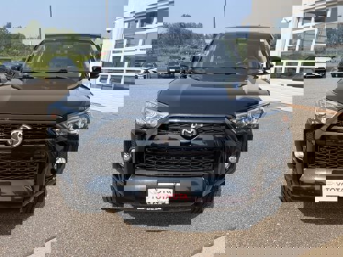 Used 2016 Toyota 4Runner SR5 image 7