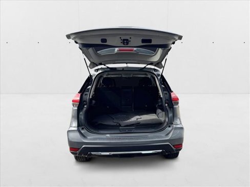Used 2017 Nissan Rogue SV image 7