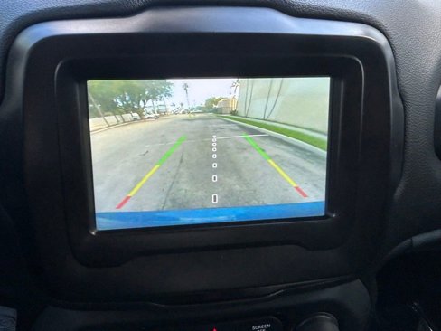 Certified 2021 Jeep Renegade Latitude image 30