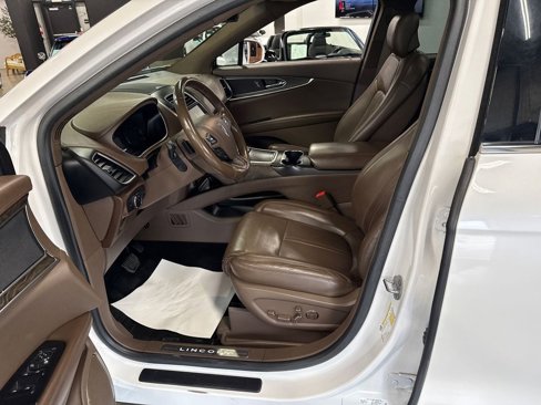 Used 2017 Lincoln MKX Reserve w/ Driver Assistance Package image 24