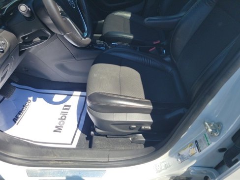 Used 2019 Buick Encore Sport Touring image 19