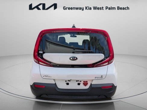 Certified 2021 Kia Soul LX image 7