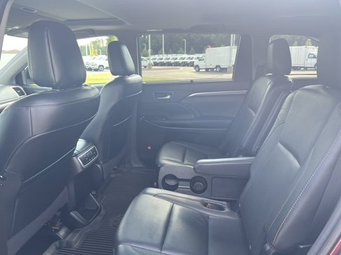 Used 2016 Toyota Highlander Limited image 31