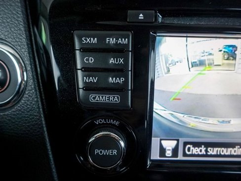 Used 2016 Nissan Rogue SV w/ SV Premium Package image 17