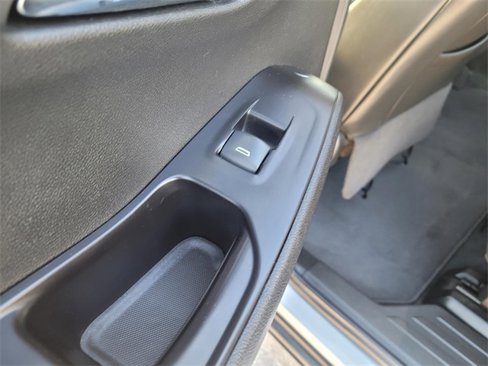 Used 2020 Chevrolet Traverse LT image 15