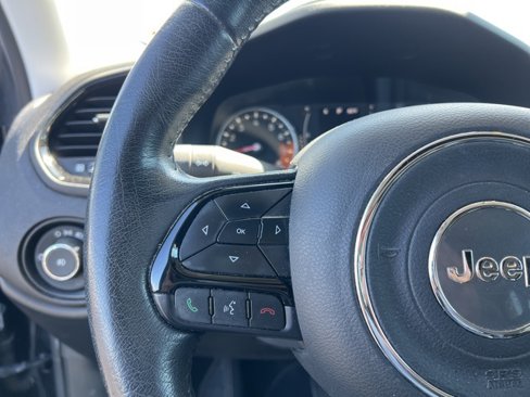 Used 2016 Jeep Renegade Latitude image 22