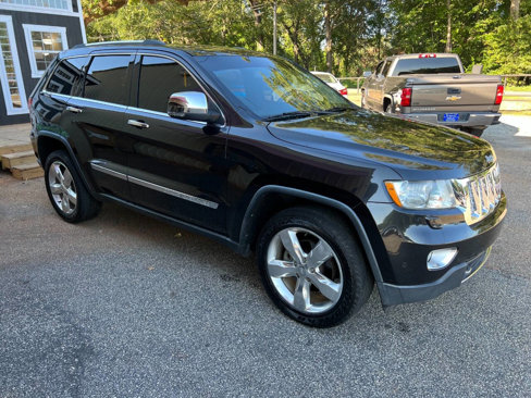 Used 2013 Jeep Grand Cherokee Overland Summit image 3