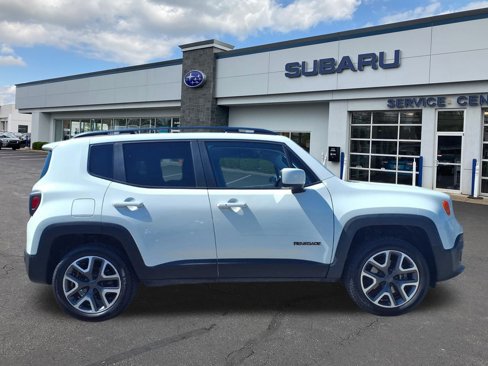Used 2018 Jeep Renegade Latitude w/ Cold Weather Group image 8