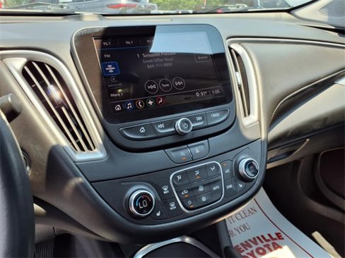 Used 2022 Chevrolet Malibu LT w/ Leather Package image 18