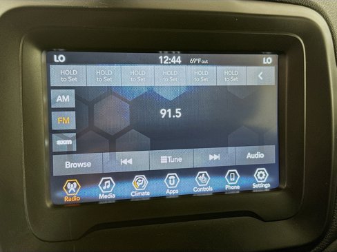 Used 2018 Jeep Renegade Trailhawk w/ Cold Weather Group II image 14