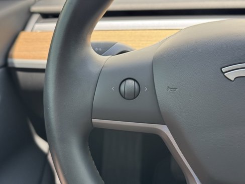 Used 2019 Tesla Model 3 Standard Range image 35