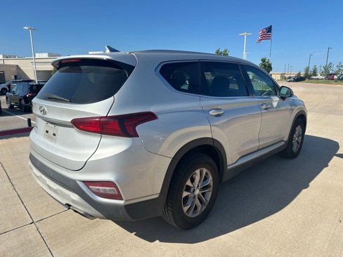 Used 2019 Hyundai Santa Fe SEL image 3