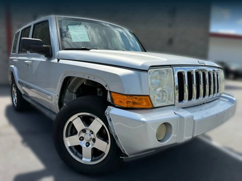 Used 2010 Jeep Commander Sport image 7