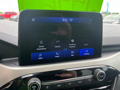 Used 2020 Ford Escape SE image 30