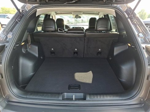 Used 2020 Jeep Cherokee Latitude Plus image 26