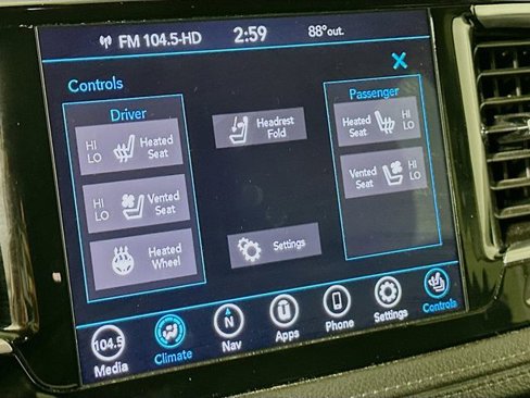 Used 2020 Chrysler Pacifica Limited image 23