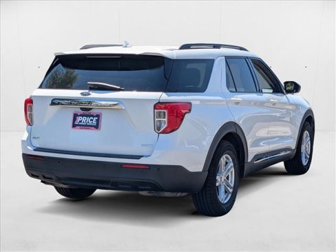 Used 2020 Ford Explorer XLT image 5