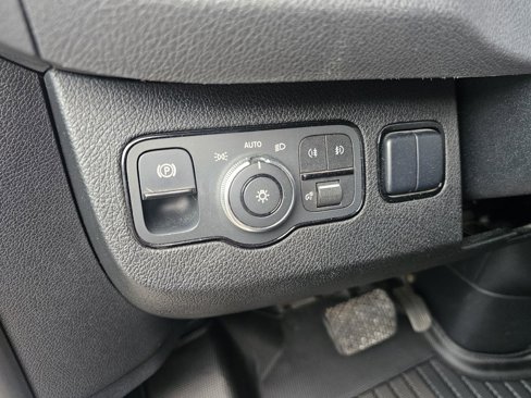 Used 2019 Mercedes-Benz Sprinter 2500 image 4