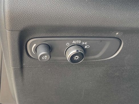 Used 2023 Buick Envision Essence image 16