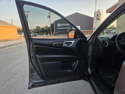 Used 2016 Nissan Pathfinder SL w/ SL Tech Package image 4