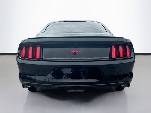 Used 2015 Ford Mustang Coupe image 7