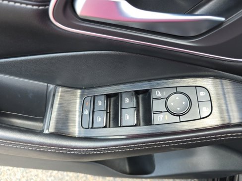 Used 2021 Nissan Rogue SV w/ Premium Package image 23