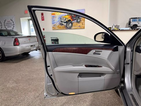 Used 2012 Toyota Avalon Limited image 14