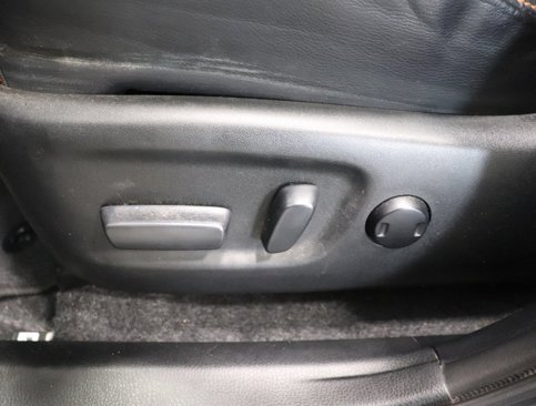 Used 2017 Toyota RAV4 SE image 14