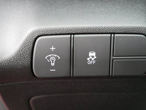 New 2025 Hyundai Elantra SEL image 18