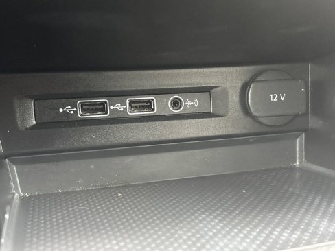 Used 2019 Volkswagen Tiguan SE image 21