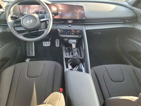 New 2025 Hyundai Elantra SEL image 12