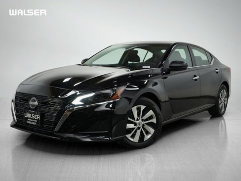 Used 2024 Nissan Altima 2.5 S image 1
