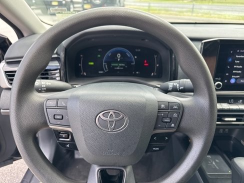 Used 2025 Toyota Camry LE image 15