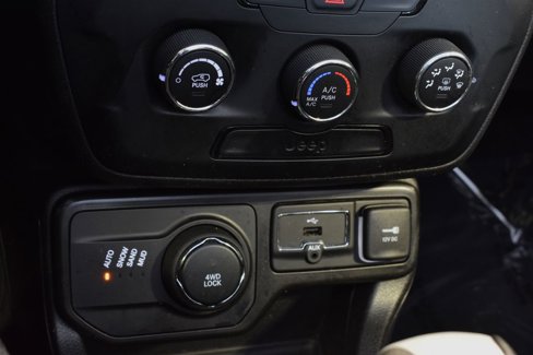 Used 2020 Jeep Renegade Sport image 24