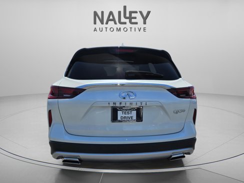 Certified 2024 INFINITI QX50 Luxe w/ Accent Package image 4