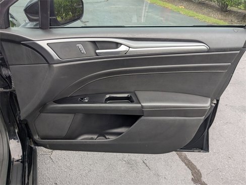 Used 2016 Ford Fusion Titanium image 31