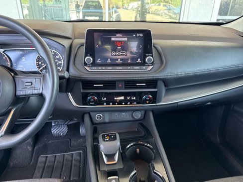 Used 2023 Nissan Rogue SV image 17