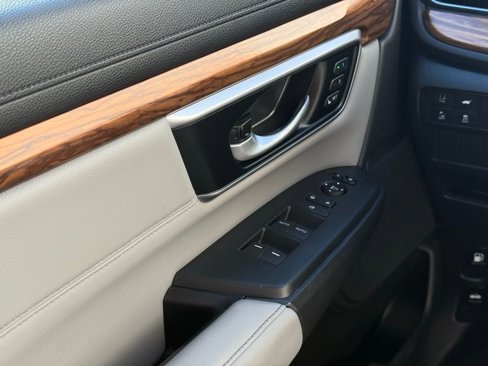 Used 2020 Honda CR-V Touring image 7