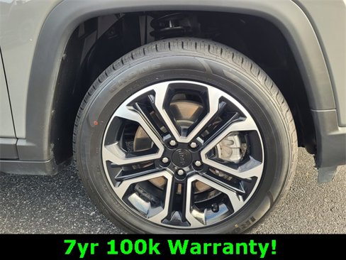 Used 2023 Jeep Compass Limited image 9