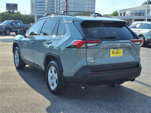 Used 2021 Toyota RAV4 XLE image 22