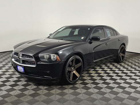 Used 2013 Dodge Charger SE image 9