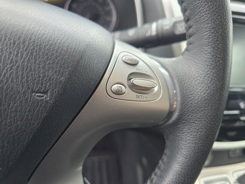 Used 2018 Nissan Murano SV image 29