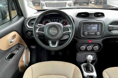Used 2017 Jeep Renegade Latitude image 6