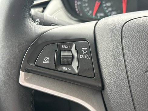 Used 2022 Chevrolet Trax LT w/ Premium Seat Package image 29
