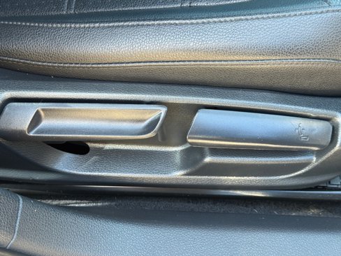 Used 2017 Volkswagen Passat 3.6 SE image 12