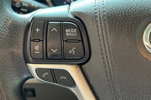 Used 2018 Toyota Sienna LE image 27