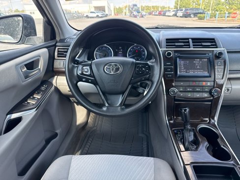 Used 2016 Toyota Camry LE image 14
