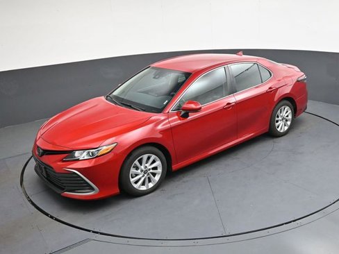 Used 2024 Toyota Camry LE image 25